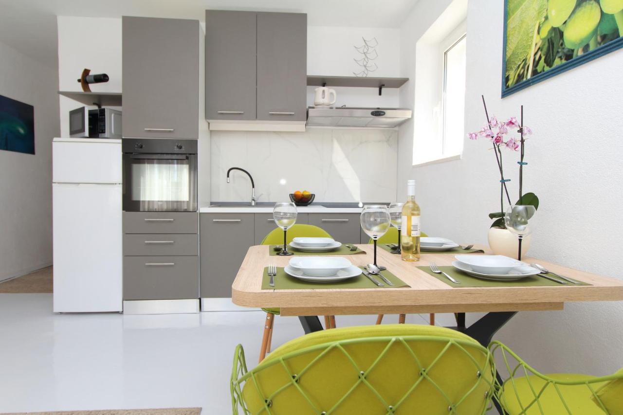 Apartmani Kike Makarska Ngoại thất bức ảnh