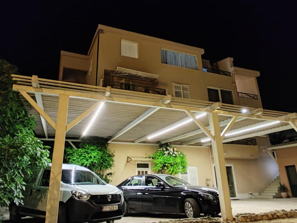 Apartmani Kike Makarska Ngoại thất bức ảnh