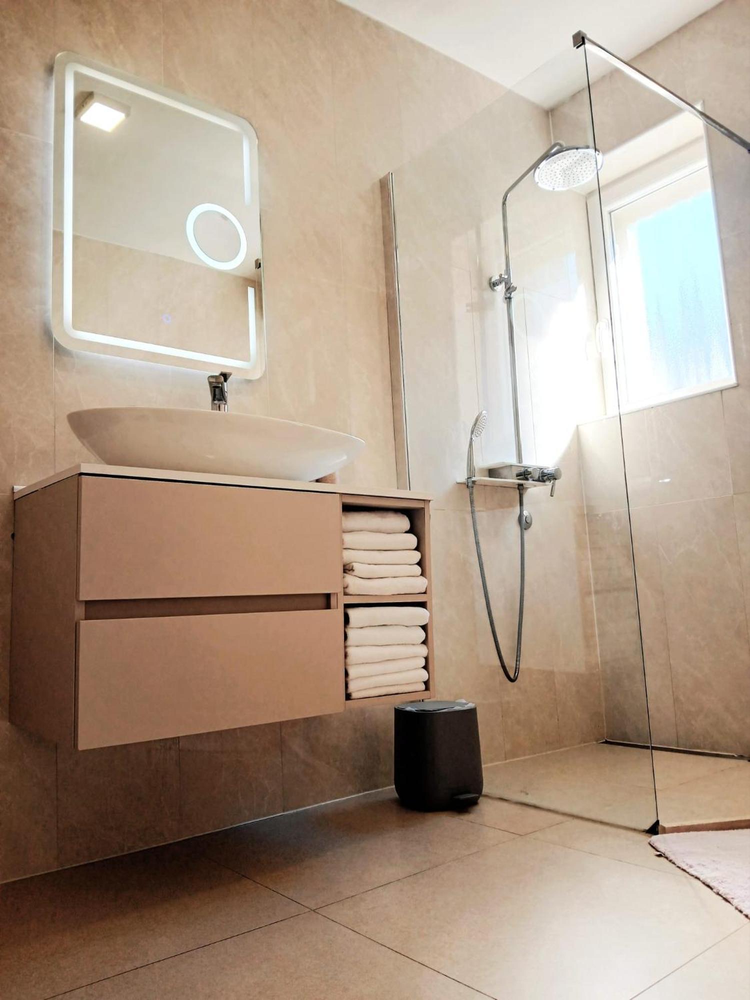 Apartmani Kike Makarska Ngoại thất bức ảnh